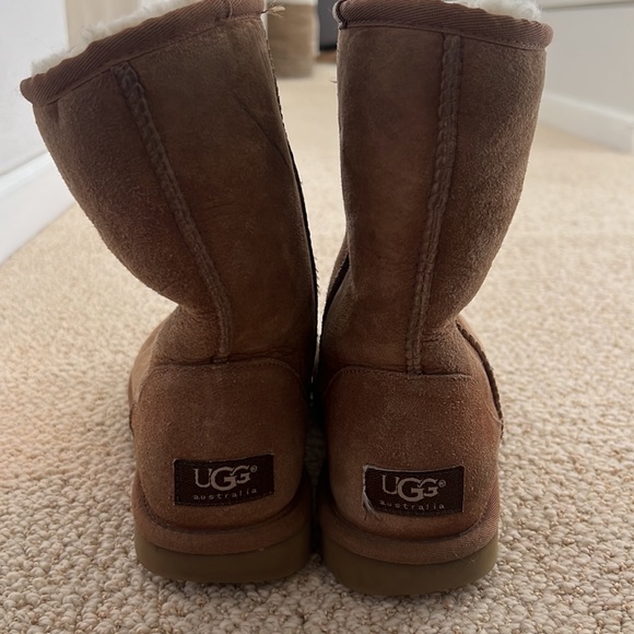 Mid length tan Ugg boots size 7 - Picture 4 of 10